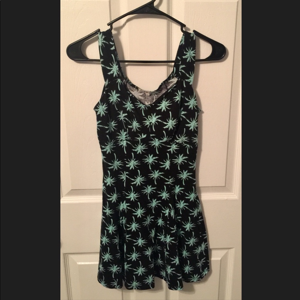 Charlotte Russe (S) sleeveless, short dress